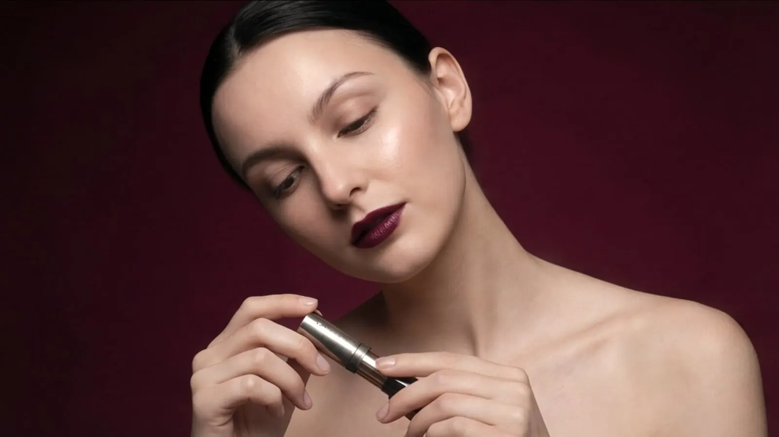 Glossmo - Premium Lipstick Brand Film — image 17 of 25